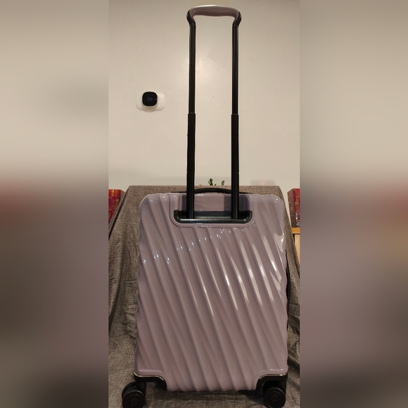 [NWT] Tumi 19 Degree Continental Expandable Carry-On Polycarbonate ($795 Retail) - Picture 4 of 16